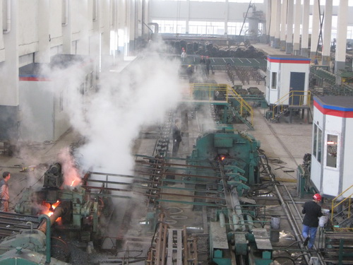 大兴安岭无缝钢管厂家生产车间